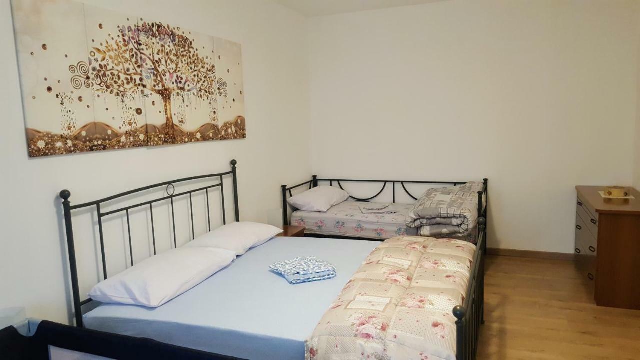 Casa Della Nonna: Cozy Stay with Free Parking and Self Check-In Aosta Exterior photo