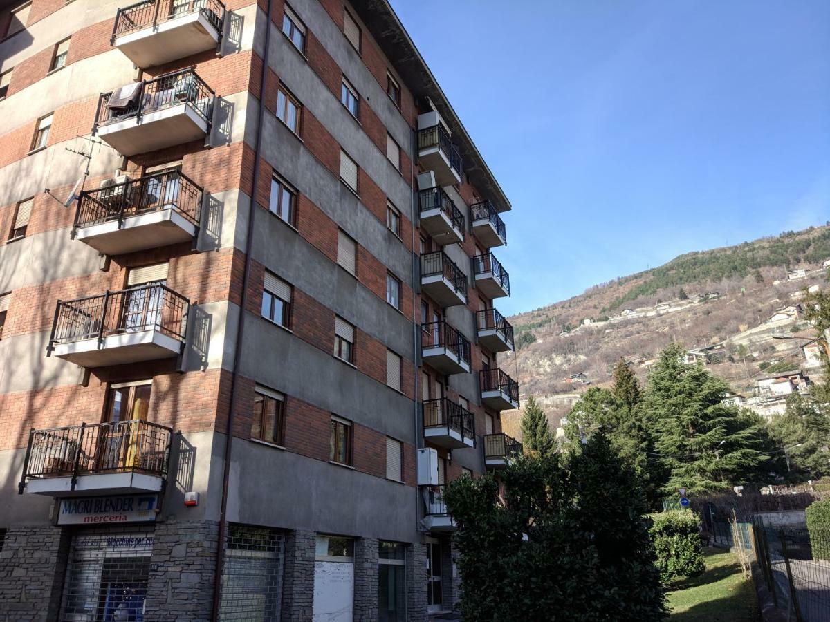 Casa Della Nonna: Cozy Stay with Free Parking and Self Check-In Aosta Exterior photo