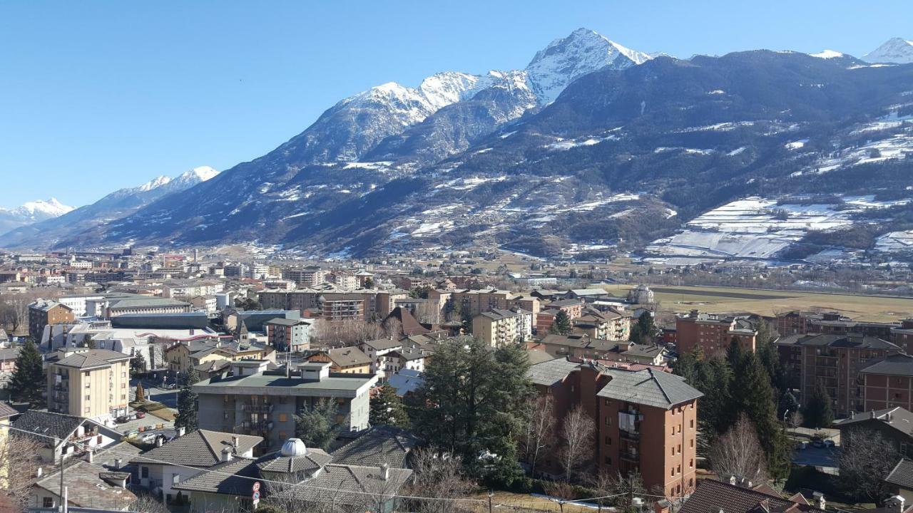 Casa Della Nonna: Cozy Stay with Free Parking and Self Check-In Aosta Exterior photo